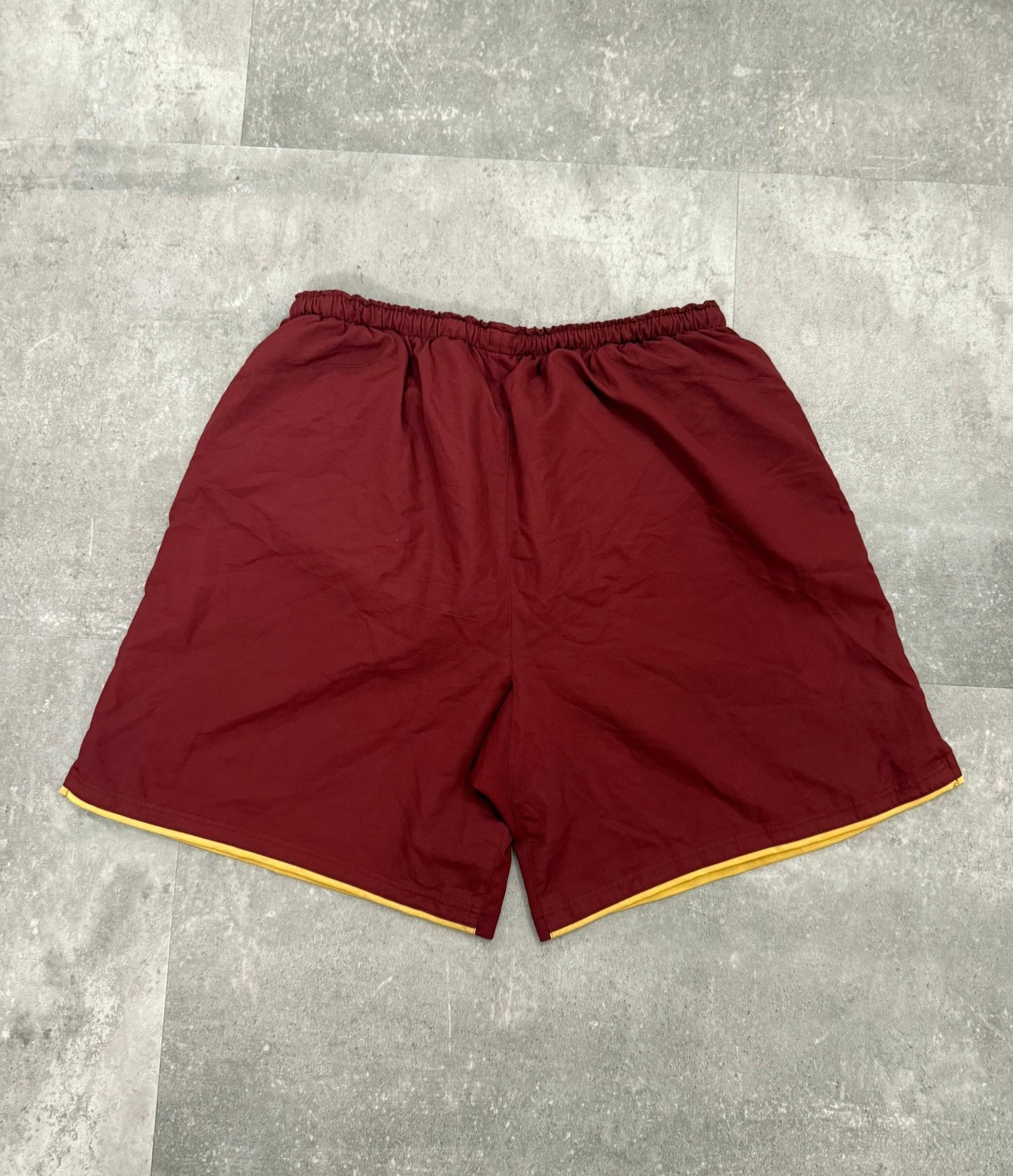 Vintage – Nike Arsenal Shorts Weinrot | revintage