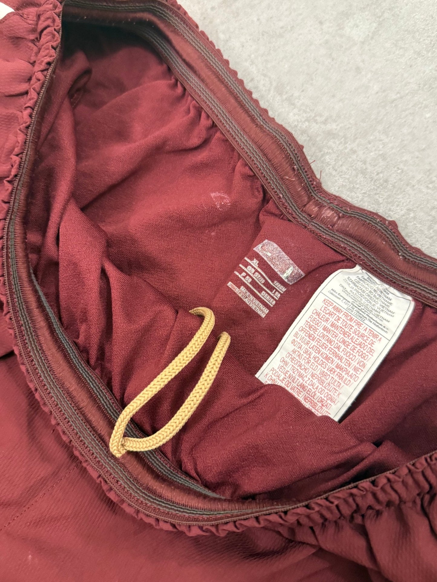 Vintage – Nike Arsenal Shorts Weinrot | revintage